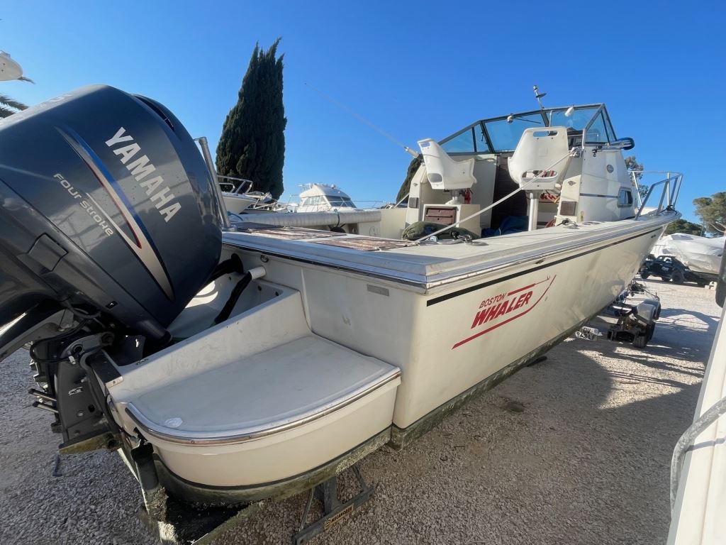 slider 0 Boston Whaler  25 WA